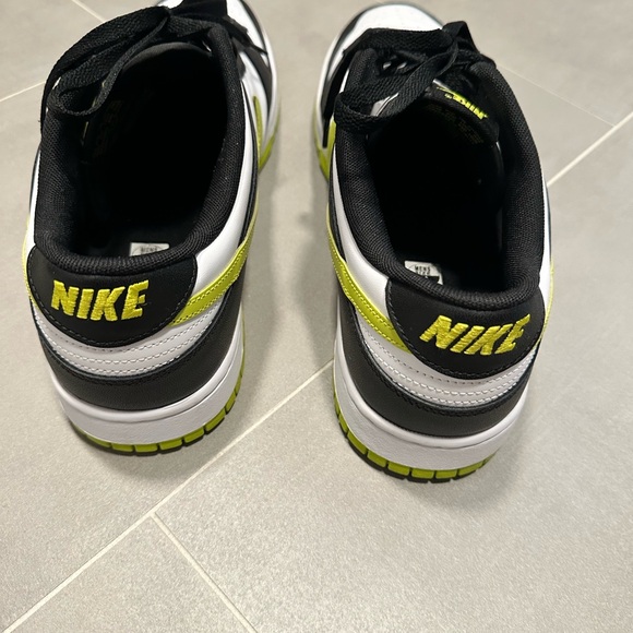 Men’s Nike Black and White Dunk Low with Lime Highlights - Picture 4 of 5